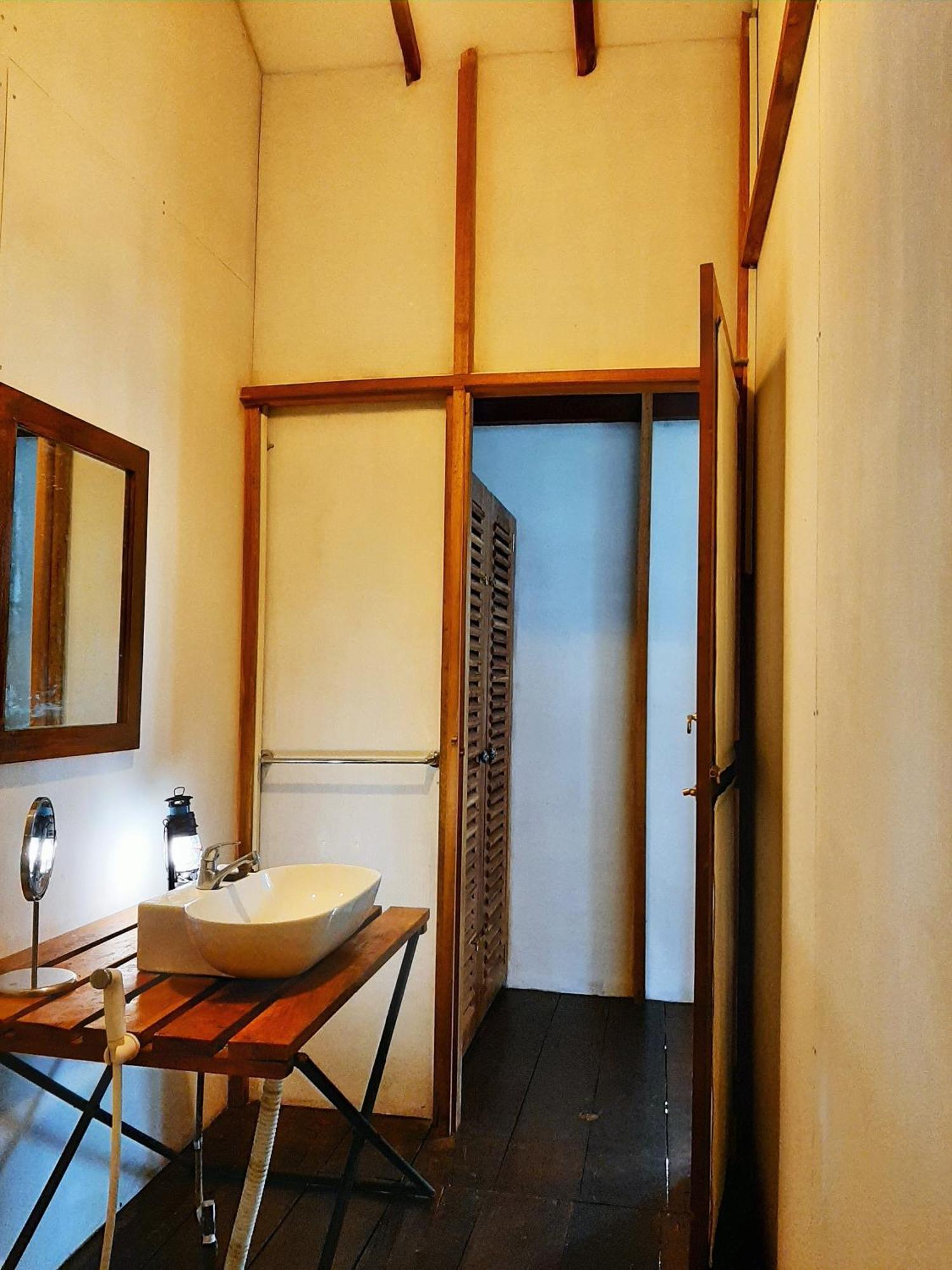 Elephant Lodge Udawalawe Bagian luar foto